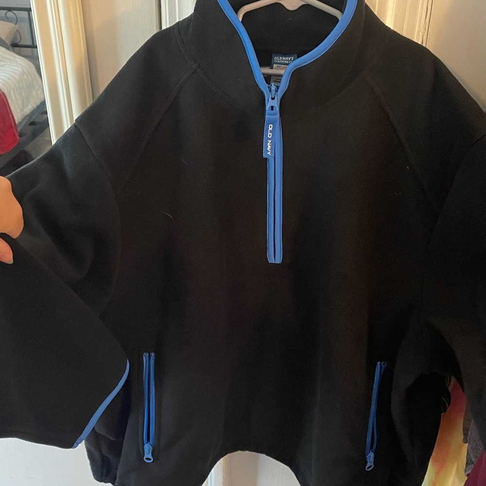 Old Navy Black and Blue Women's Sweater